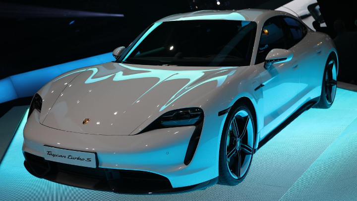 PORSCHE TAYCAN 2019.jpg